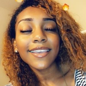 Meet your Posher, Lea